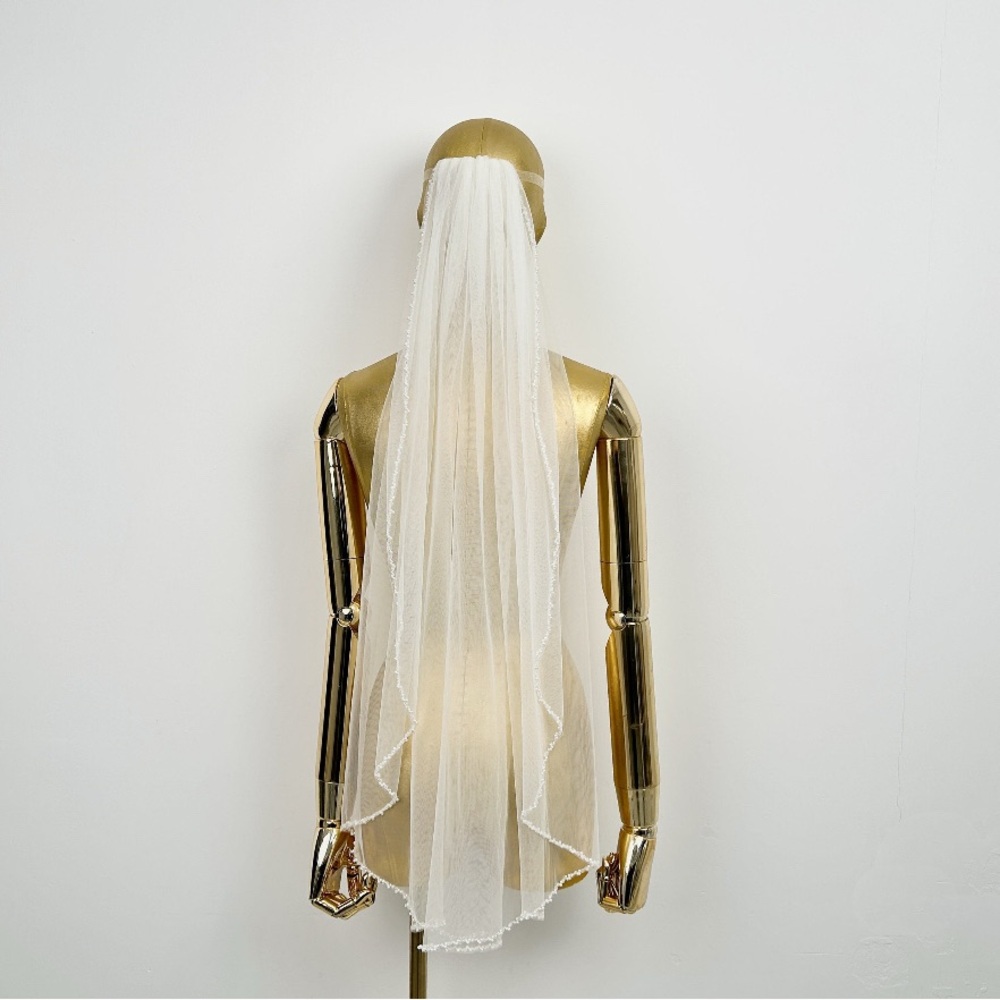 Elegant Ivory Bridal Veil